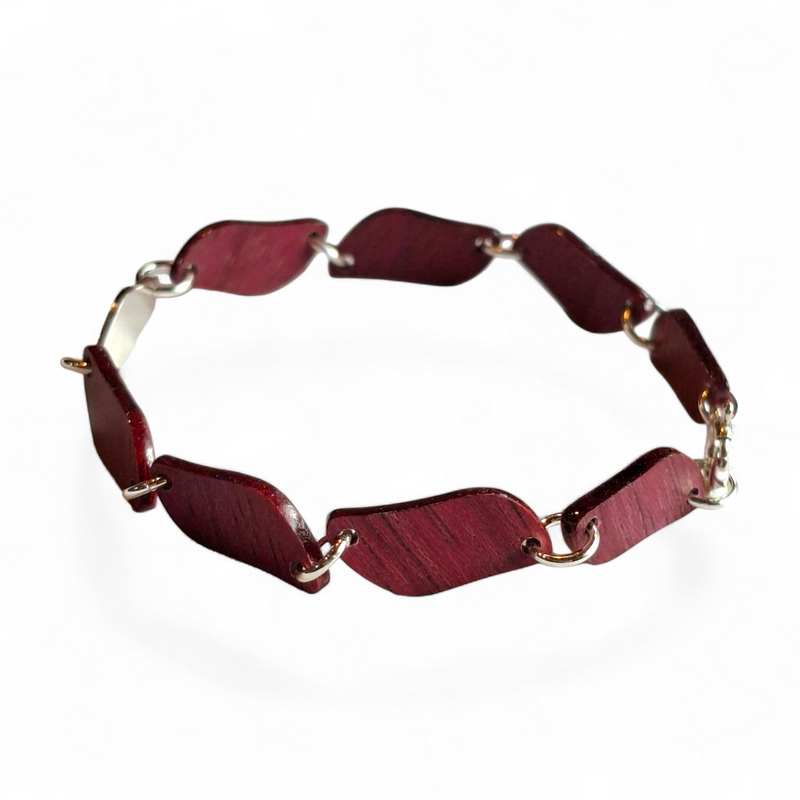 Handgemaakte houten armband van purperhart met zilveren schakel en oogjes